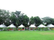 Agra Camps And Resort