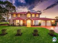 Aircabin - Tuggerawong - Lake Front - 9 Beds House