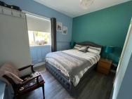 Pinebrook House Double Bed Small Room En-suite For 1