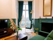 French Touch: Romantyczny Apartament W Kamienicy