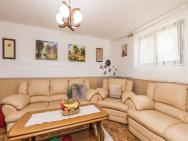 Beautiful Home In Plaski With Wifi, Outdoor Swimming Pool And 2 Bedrooms – photo 25
