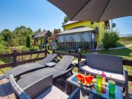 Beautiful Home In Plaski With Wifi, Outdoor Swimming Pool And 2 Bedrooms – photo 13