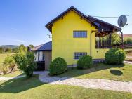 Beautiful Home In Plaski With Wifi, Outdoor Swimming Pool And 2 Bedrooms – photo 21