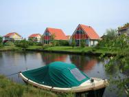 Detached Holiday Home With Combi-microwave At The Schildmeer – zdjęcie 2