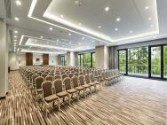 DoubleTree by Hilton Hotel & Conference Centre Warsaw – photo 18