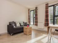 1 Bed Flat, 2 Minutes From Station