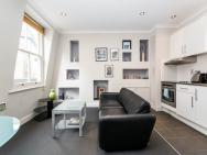 1 Bed Flat In St Paul's The Very Centre Of London!