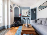 1 Bedroom Apartment In 11th Arrondissement Paris – zdjęcie 1