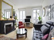 204340 - A Two-room Apartment With Traditional Chic Style In The Marais – photo 9